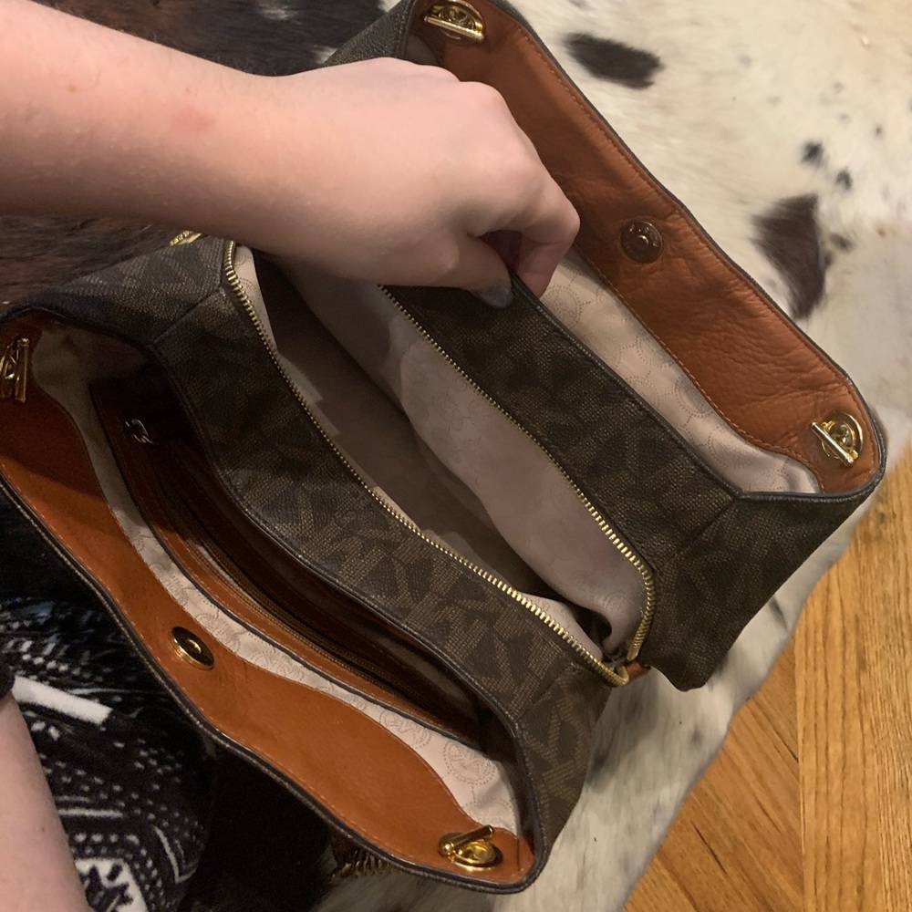 Micheal Kors shoulder bag - Picture 7 of 8